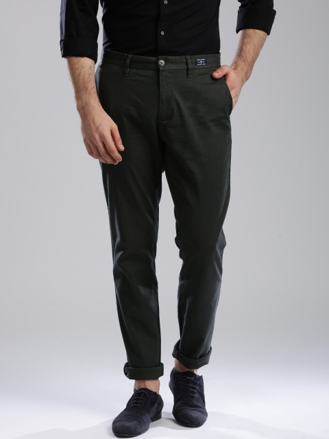

Tommy Hilfiger Men Olive Green Straight Fit Chino Trousers