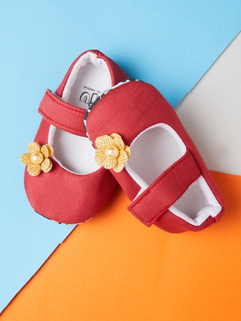 

CHiU Infants Kids Maroon Solid Booties