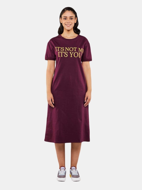 

BLUEAGE Burgundy Typography Printed T-shirt Midi Dress
