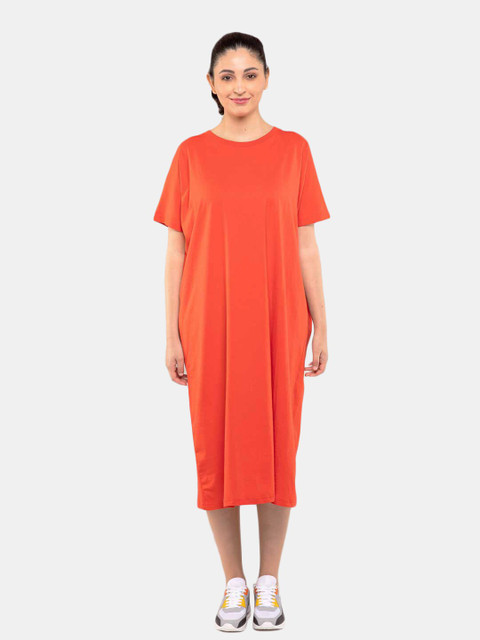 

BLUEAGE Red Solid T-shirt Midi Dress