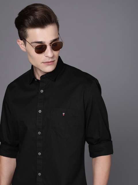 

Louis Philippe Sport Men Black Solid Slim Fit Pure Cotton Casual Shirt