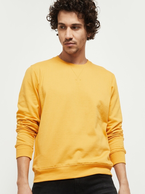 

max Men Yellow Solid Sweatshirt