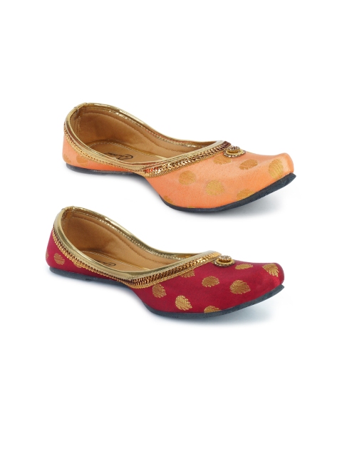 

The Desi Dulhan Women Multicoloured Mojaris Flats, Multi