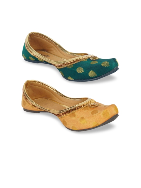 

The Desi Dulhan Women Multicoloured Mojaris Flats, Multi