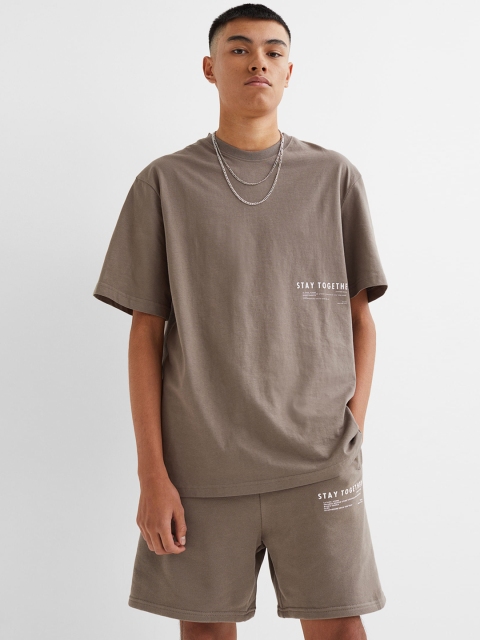 

H&M Men Beige & White Relaxed Fit Printed Sweatshorts