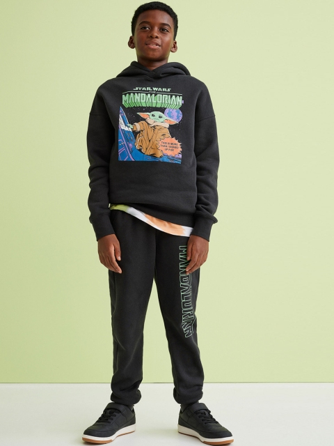 

H&M Boys Charcoal Grey Printed Sweatpants