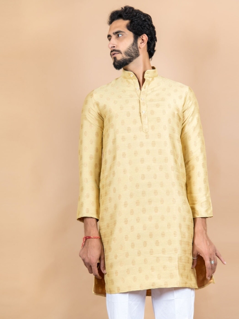 

Tistabene Men Beige Self Embroidered Kurta