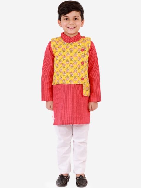 

KID1 Boys Yellow Floral Kantha Work Pure Cotton Kurta with Pyjamas