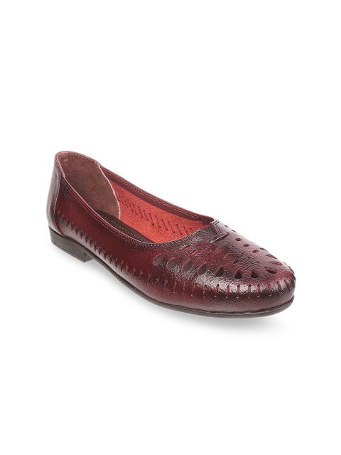 

Mochi Woman Maroon Textured Ballerinas with Laser Cuts Flats