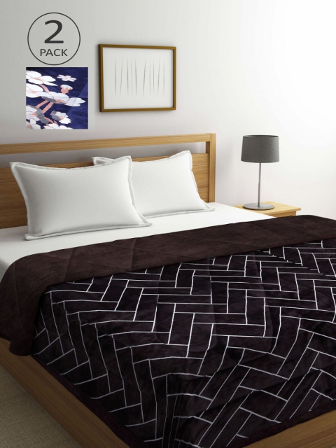 

KLOTTHE Navy Blue & Coffee Brown Set of 2 Geometric Heavy Winter Double Bed Quilt
