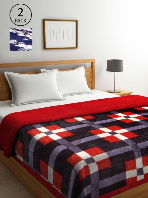 

KLOTTHE Red & Navy Blue Set of 2 Geometric Heavy Winter Double Bed Quilt