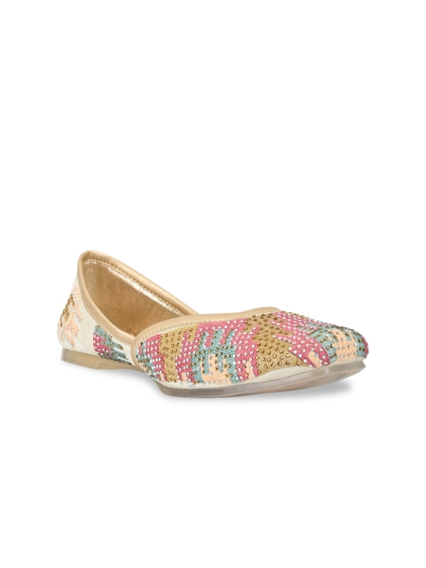 

Jove Women Cream-Coloured Embellished Leather Ethnic Mojaris Flats