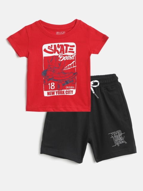 

Gini and Jony Infant Boys Red & Black Pure Cotton Printed T-shirt with Shorts
