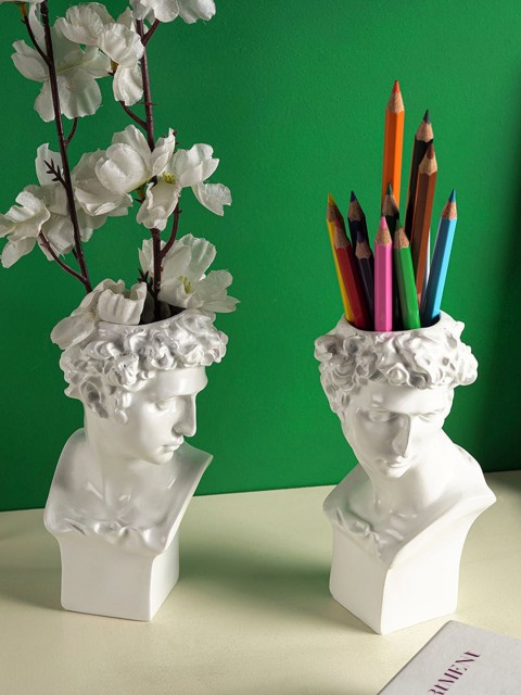

THE ARTMENT White Solid Surreal Faces Resin Table Planters