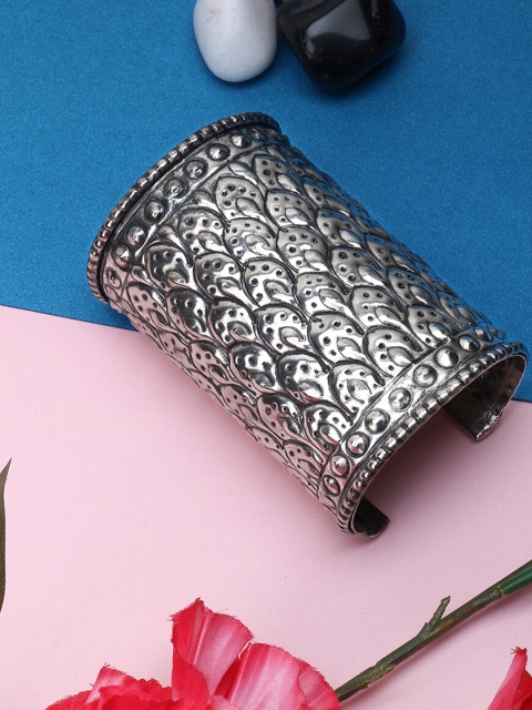 

Adwitiya Collection Women Silver-Toned Textured Cuff Bracelet