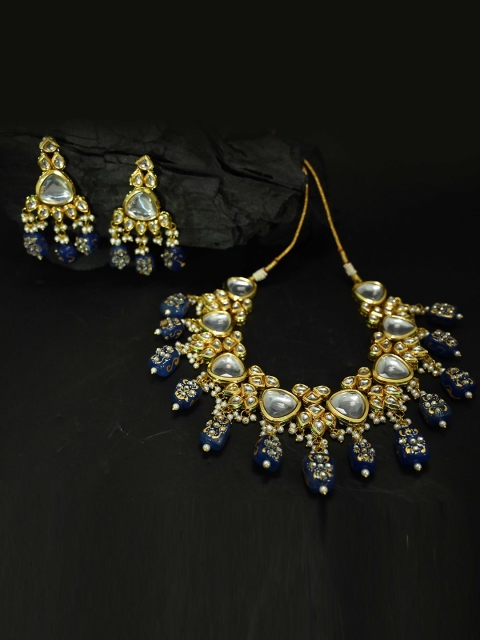 

justpeachy Gold-Plated Blue & White Kundan Studded Jewellery Set