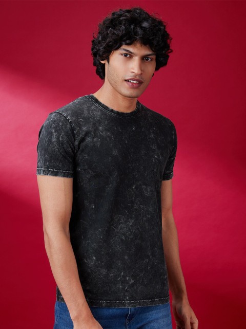 

The Souled Store Men Black Cotton Solid Acid Washed T-shirt