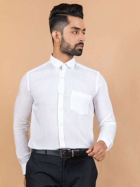 

Tistabene Men White Solid Smart Casual Shirt