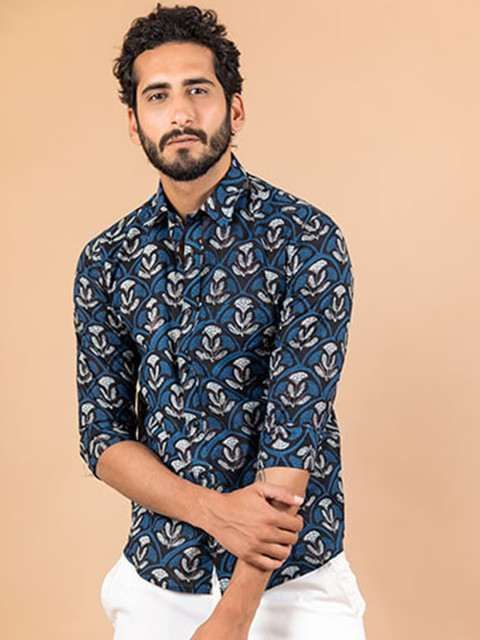 

Tistabene Men Blue & Black Smart Ethnic Motifs Printed Cotton Casual Shirt