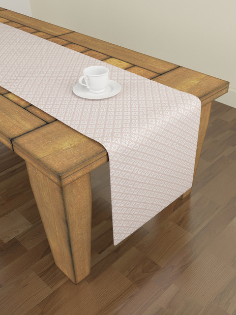 

S9home by Seasons White & Pink Geometric Table Runner