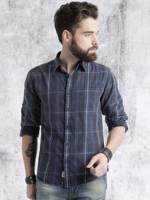 

Roadster Men Blue Rugged Washed Checked Casual Shirt