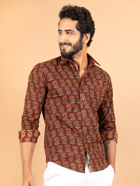 

Tistabene Men Cotton Maroon Ethnic Motifs Printed Casual Shirt