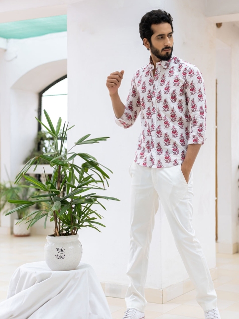 

Tistabene Men White Floral Printed Casual Shirt
