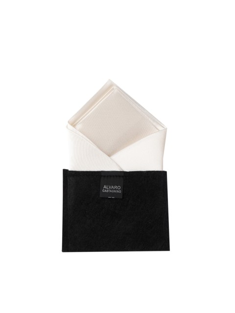 

Alvaro Castagnino Men White Solid Pre-Stitched Pocket Square