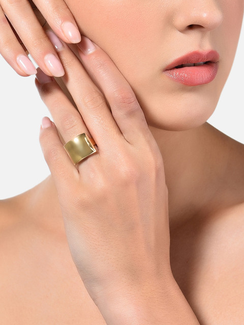 

AMI Gold-Plated Adjustable Finger Ring