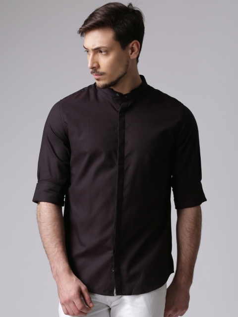 

True Blue Men Black Solid Casual Shirt