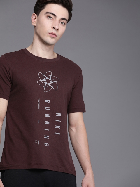 Nike Men Burgundy Typography Printed T-shirt