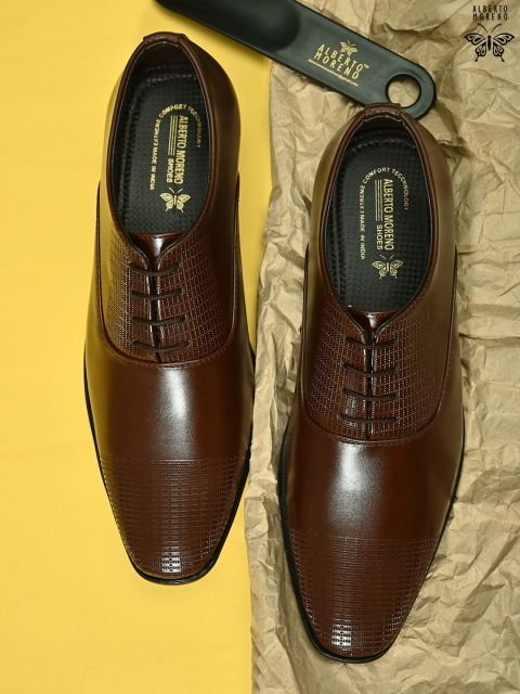 

ALBERTO MORENO Men Brown Textured Formal Derbys