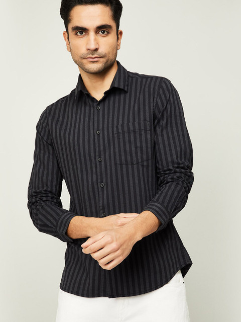 

CODE by Lifestyle Men Black Slim Fit Striped Casual Shirt