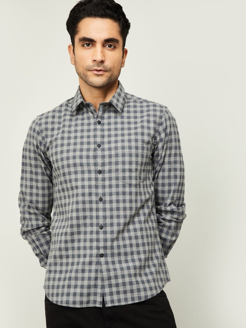 

CODE by Lifestyle Men Grey Slim Fit Checked Casual Shirt