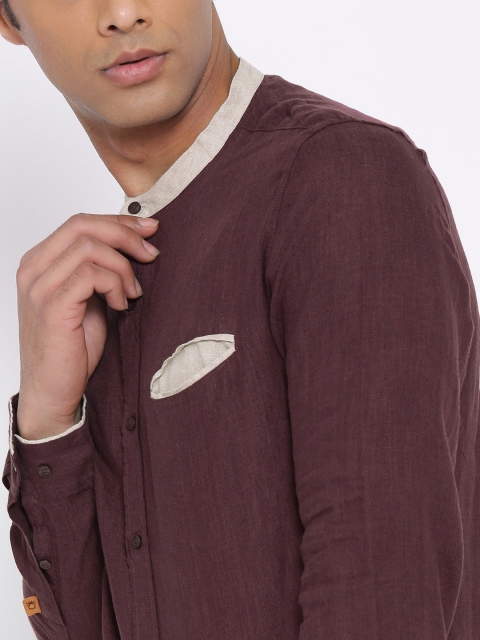 

United Colors of Benetton Men Burgundy Solid Casual Shirt
