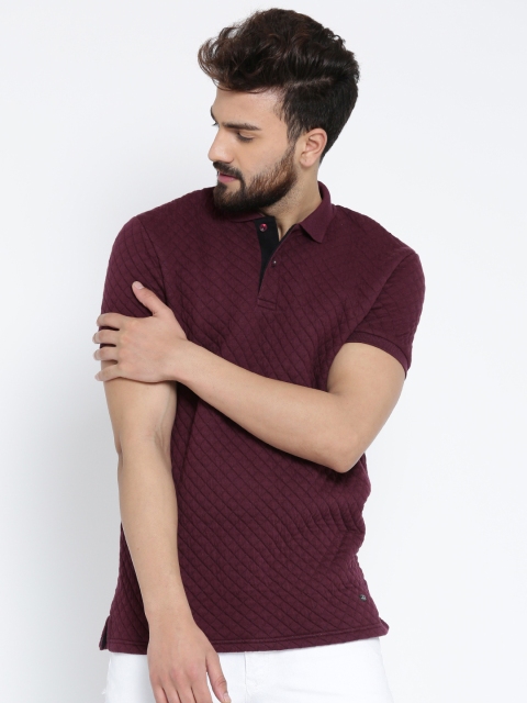 

United Colors of Benetton Men Burgundy Quilted Polo Collar T-shirt