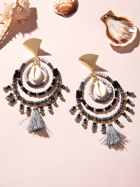 

Pipa Bella Black & Grey Contemporary Drop Earrings