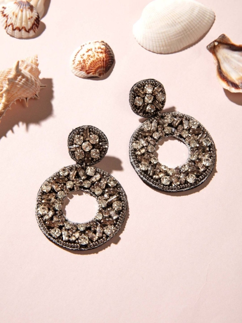 

Pipa Bella Silver-Toned & White Circular Drop Earrings