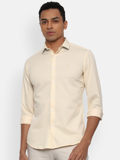 

Van Heusen Sport Men Cream-Coloured Slim Fit Striped Casual Shirt