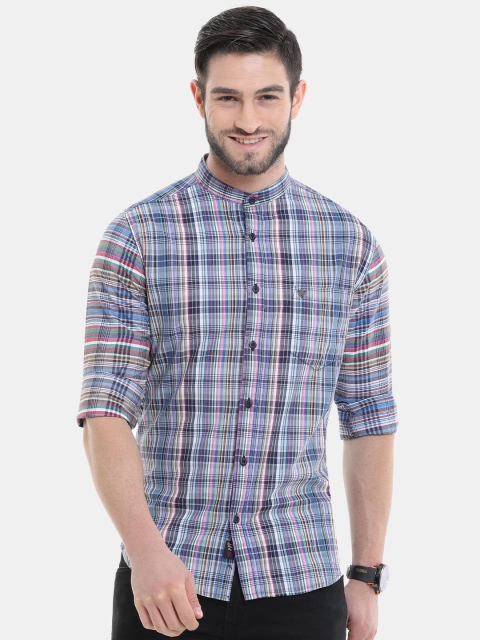 

VUDU Men Blue Comfort Checked Casual Shirt