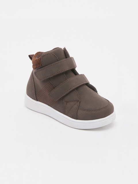 

shoexpress Boys Brown Woven Design PU Slip-On Sneakers