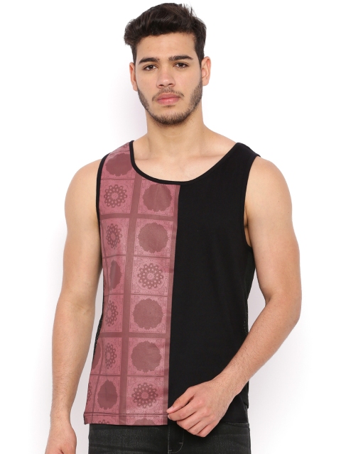 

SHELTR Men Black & Mauve Printed Round Neck Slim Fit T-shirt