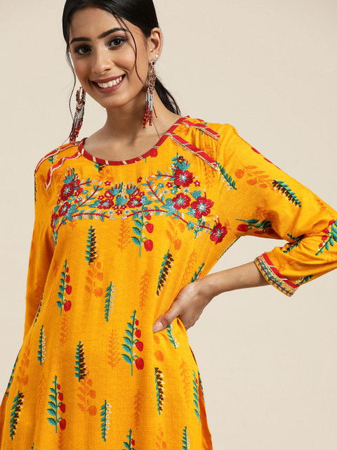 

Sangria Women Yellow Embroidered Floral Kurta