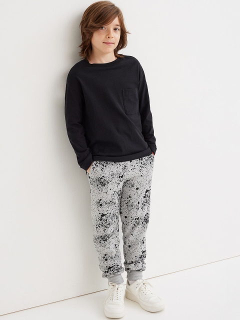

H&M Boys Grey & Black Printed Patterned Joggers