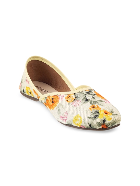 

Metro Women White & Orange Printed Mojaris