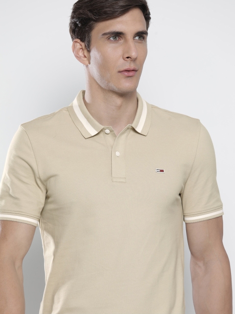 

Tommy Hilfiger Men Beige Solid Polo Collar T-shirt