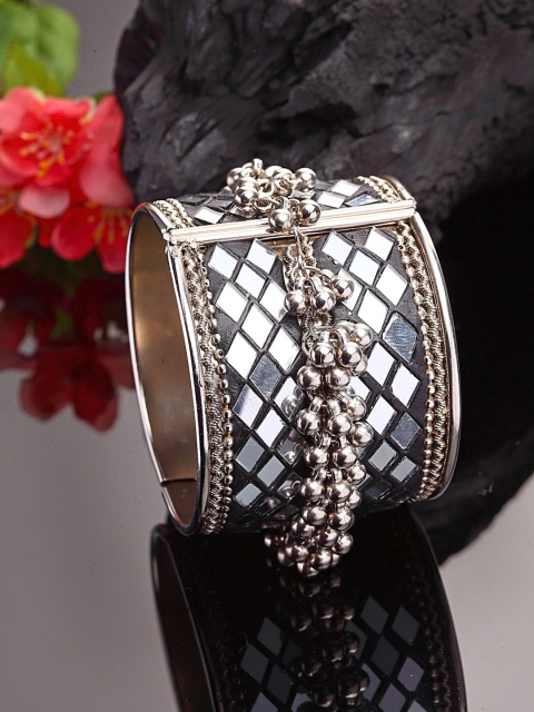 

Moedbuille Women Silver-Toned Brass Mirror & Ghungroo Silver-Plated Cuff Bracelet