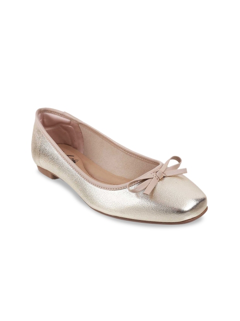 

DAVINCHI Women Gold-Toned Ballerinas with Bows Flats