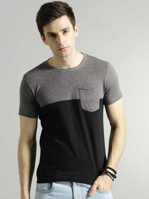 

Roadster Men Black & Charcoal Grey Slim Fit Colourblocked Round Neck T-shirt