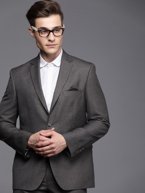 

Theme Men Grey Solid Single-Breasted Notched Collar Regular-Fit Suit